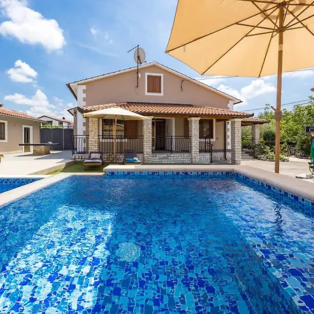 Family Retreat House Begonija With Pool And Bbq Vila *