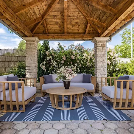 Family Retreat House Begonija With Pool And Bbq Burići