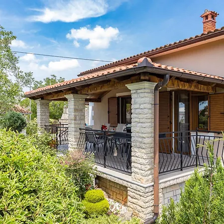 Family Retreat House Begonija With Pool And Bbq * Burici