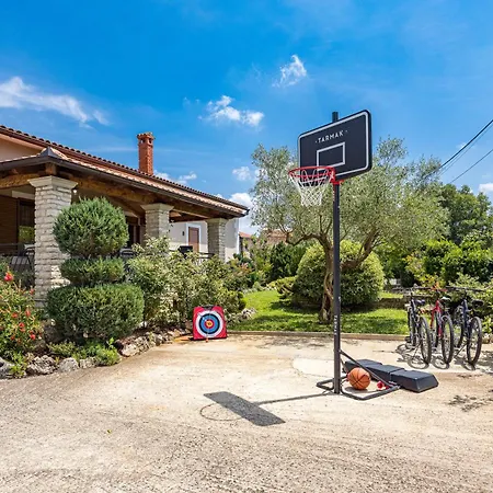 Villa Family Retreat House Begonija With Pool And Bbq Burici