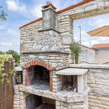 Family Retreat House Begonija With Pool And Bbq Vila *